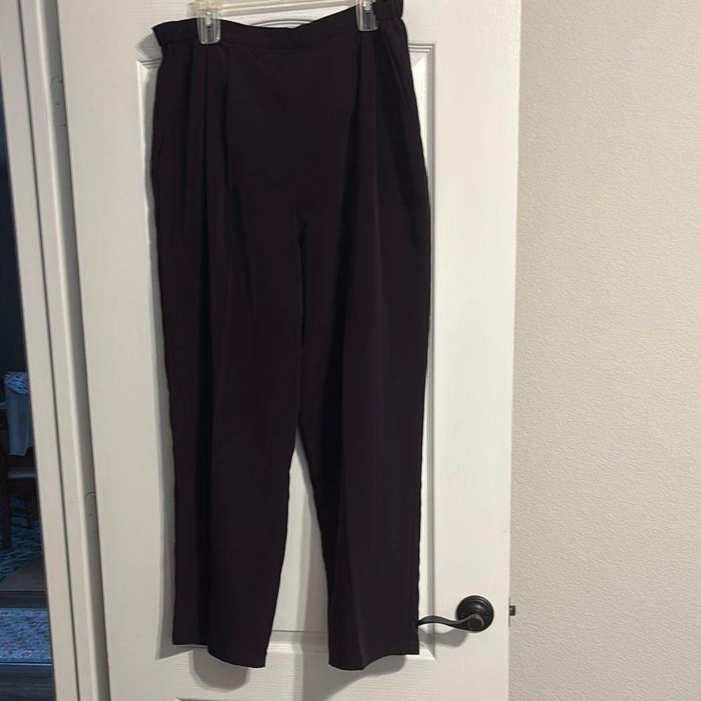 Black Trousers with Relaxed Fit and Soft Material